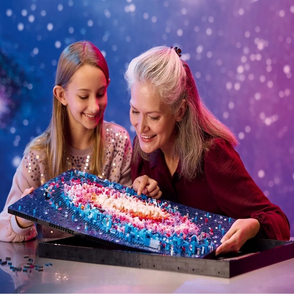 LEGO Cosmic Galaxy Puzzle - Vibrant Colors - Picture 5 of 6